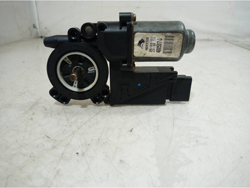 Recambio de motor elevalunas trasero derecho para renault vel satis (bj0) referencia OEM IAM 8200008332 8200008332 8200008332