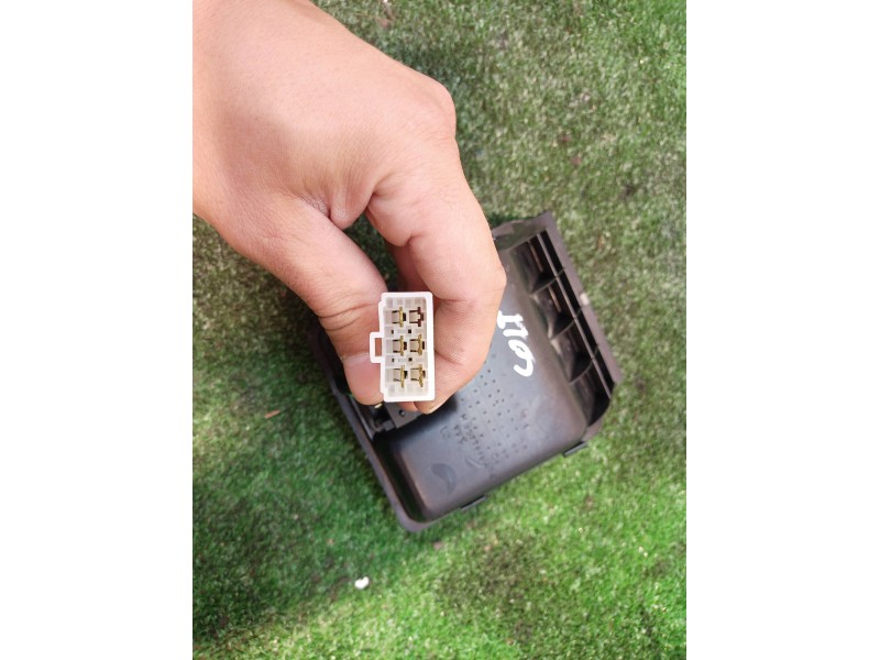 Recambio de interruptor para mitsubishi colt (cj0) 1300 glx referencia OEM IAM   