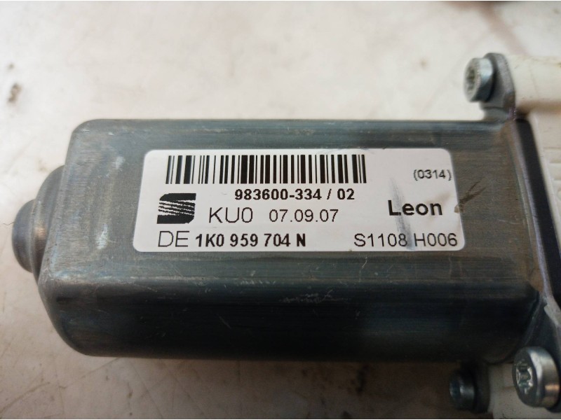 Recambio de elevalunas trasero derecho para seat leon (1p1) emocion referencia OEM IAM 983600 983600 983600