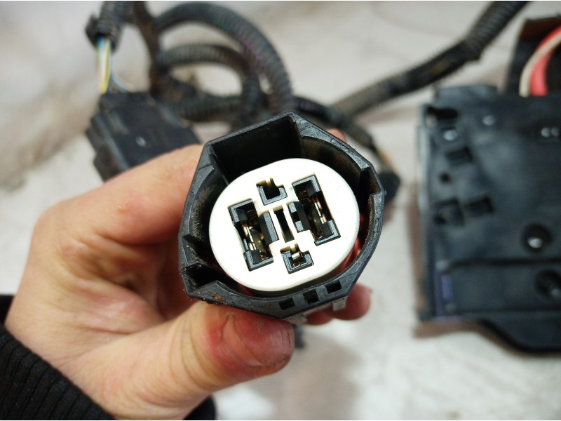 Recambio de caja reles / fusibles para ford c-max edition referencia OEM IAM AV6T14A067AD AV6T14A067AD AV6T14A067