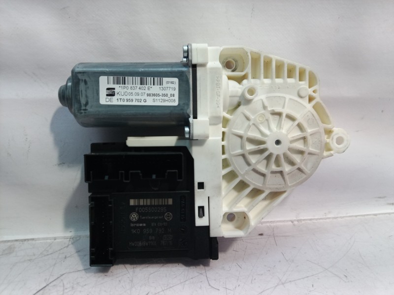 Recambio de motor elevalunas delantero derecho para seat leon (1p1) emocion referencia OEM IAM 1K0959792M 1K0959792 1P0837402