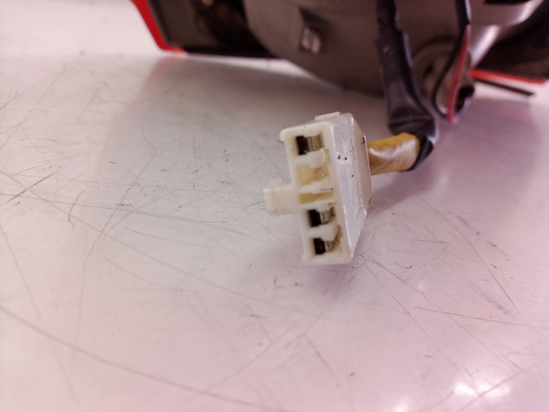 Recambio de piloto trasero derecho interior para kia carens referencia OEM IAM   