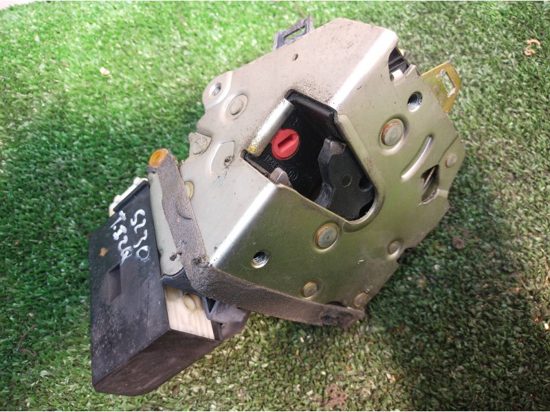 Recambio de cerradura puerta trasera izquierda para bmw serie 7 (e38) 730il referencia OEM IAM 8352165 8352165 8352165