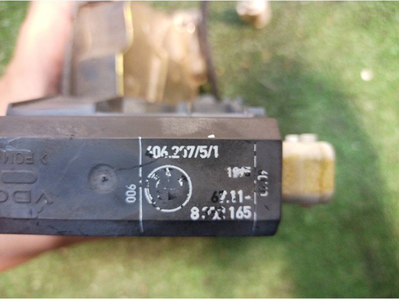 Recambio de cerradura puerta trasera izquierda para bmw serie 7 (e38) 730il referencia OEM IAM 8352165 8352165 8352165