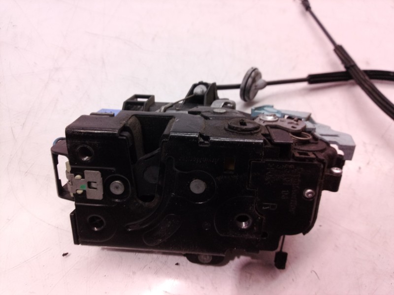 Recambio de cerradura puerta trasera derecha para volkswagen touran (1t2) traveller referencia OEM IAM 7L0839016D 7L0839016 7L08