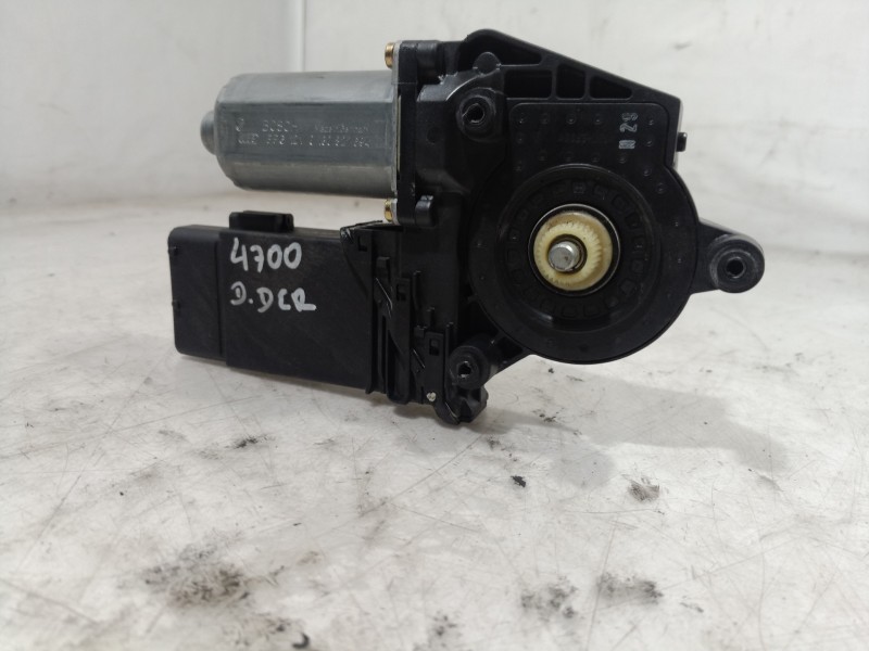 Recambio de motor elevalunas delantero derecho para skoda superb (3u4) elegance referencia OEM IAM 0130821694 0130821694 0130821