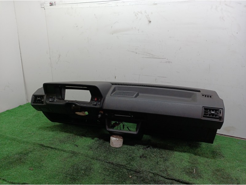 Recambio de salpicadero para volkswagen polo (867/871/873) azur coupe referencia OEM IAM 867857075 867857075 867857075