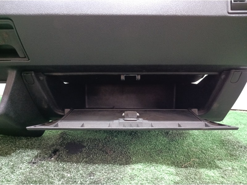 Recambio de salpicadero para volkswagen polo (867/871/873) azur coupe referencia OEM IAM 867857075 867857075 867857075