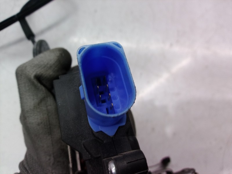 Recambio de cerradura puerta trasera izquierda para volkswagen touran (1t2) traveller referencia OEM IAM 3D1837015 3D1837015 3D1