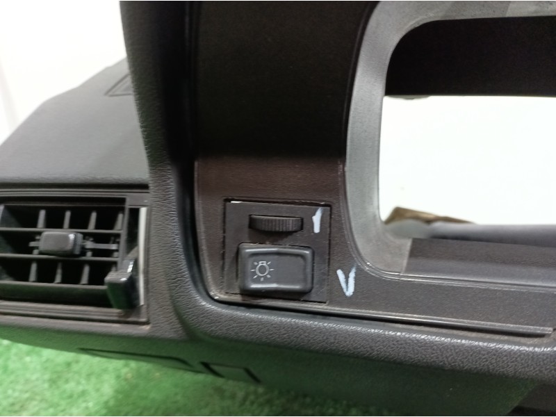 Recambio de salpicadero para volkswagen polo (867/871/873) azur coupe referencia OEM IAM 867857075 867857075 867857075