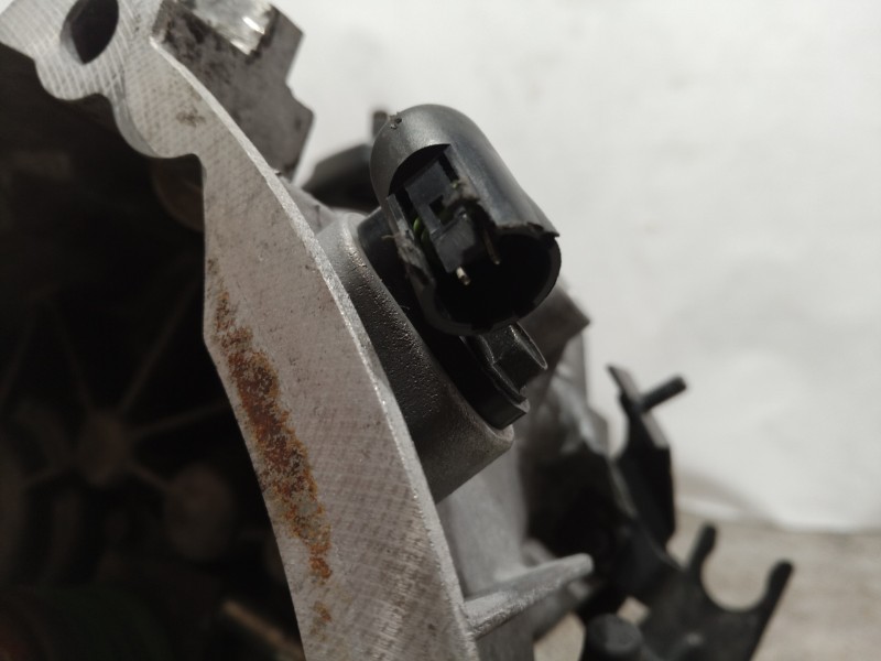 Recambio de caja cambios para volvo v40 familiar 1.9 d+ lse referencia OEM IAM 1023825 1023825 1023825