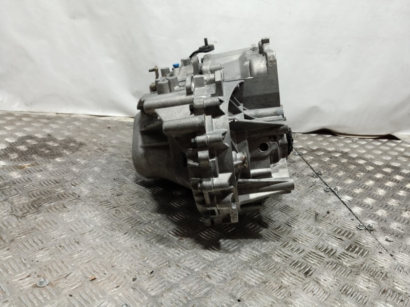 Recambio de caja cambios para volvo v40 familiar 1.9 d+ lse referencia OEM IAM 1023825 1023825 1023825