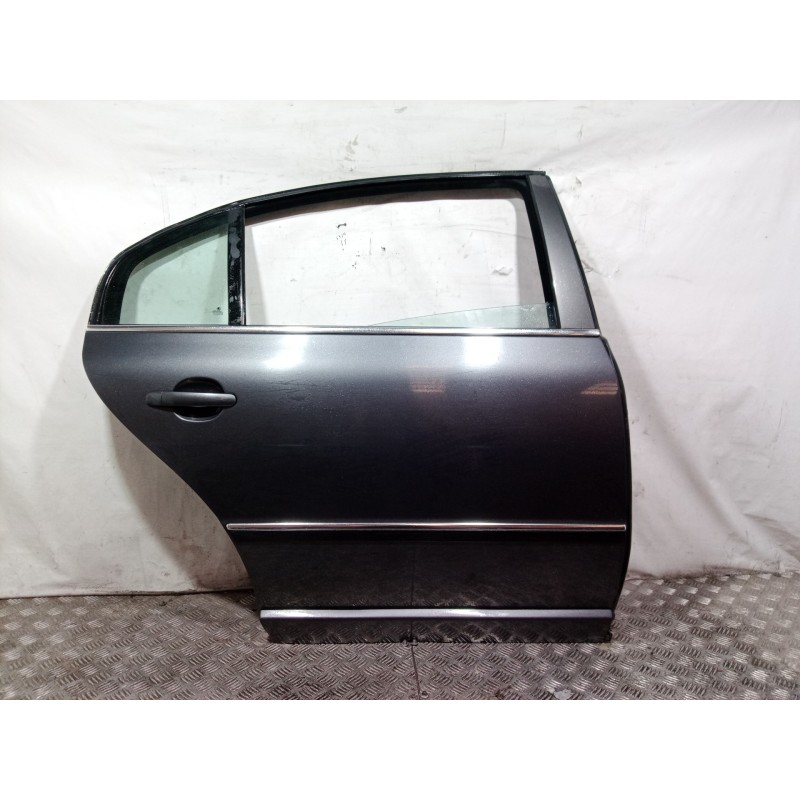 Recambio de puerta trasera derecha para skoda superb (3u4) elegance referencia OEM IAM   