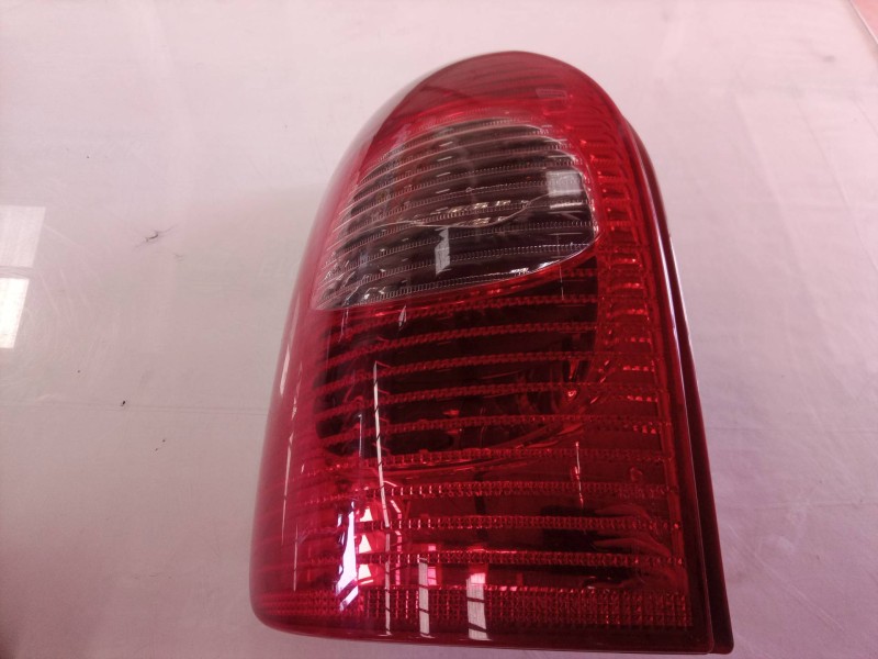 Recambio de piloto trasero izquierdo para citroën xsara picasso 2.0 hdi sx referencia OEM IAM   