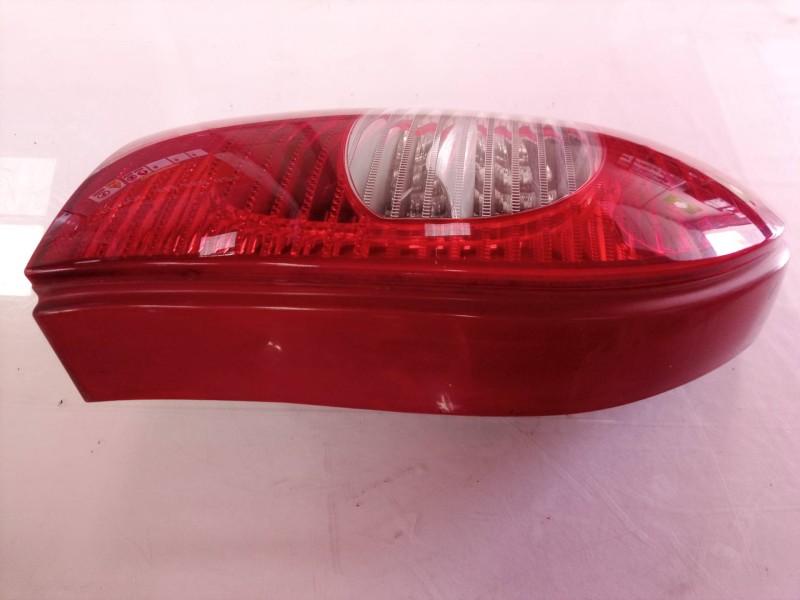 Recambio de piloto trasero izquierdo para citroën xsara picasso 2.0 hdi sx referencia OEM IAM   