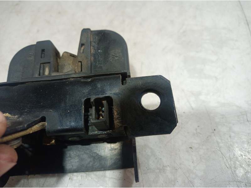 Recambio de cerradura maletero / porton para volkswagen golf iv berlina (1j1) referencia OEM IAM 1J6827505B 1J6827505B 1J6827505