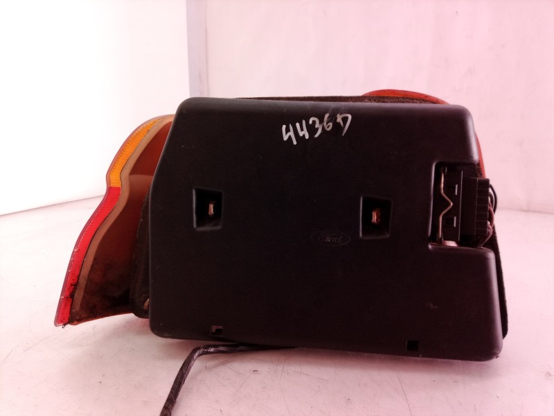 Recambio de piloto trasero derecho para ford escort berlina bravo referencia OEM IAM   