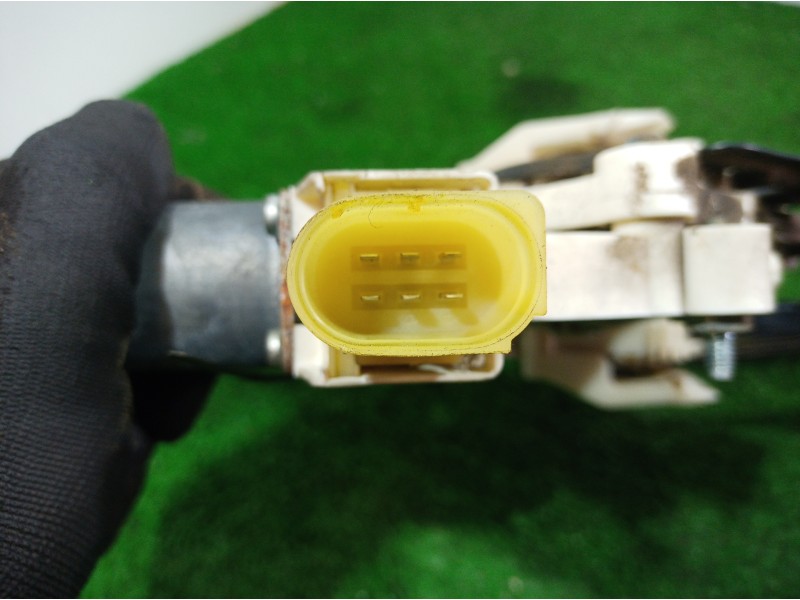 Recambio de elevalunas delantero derecho para bmw serie 1 berlina (e81/e87) 118d referencia OEM IAM 6927028 6927028 996625101