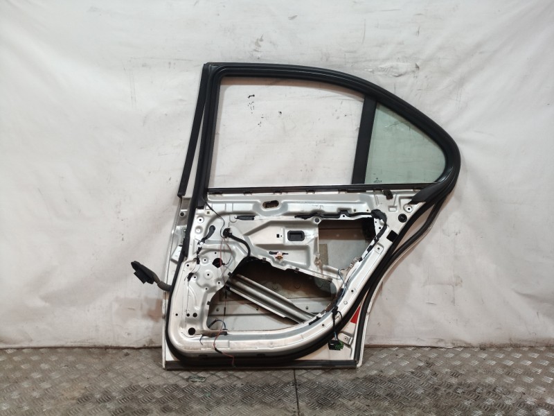 Recambio de puerta trasera derecha para bmw serie 5 berlina (e39) 530d referencia OEM IAM   