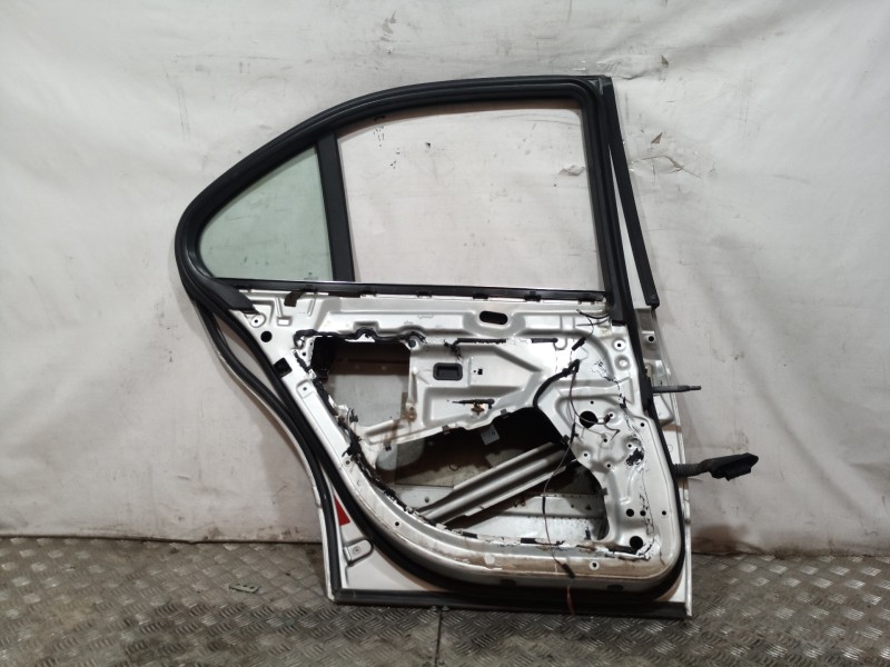 Recambio de puerta trasera izquierda para bmw serie 5 berlina (e39) 530d referencia OEM IAM   