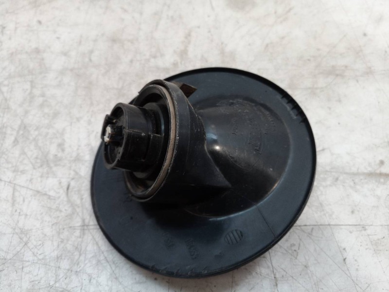 Recambio de tapa exterior combustible para renault kangoo (f/kc0) referencia OEM IAM 7700315330 7700315330 7700315330