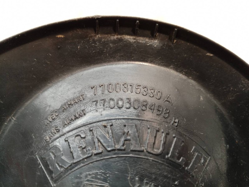 Recambio de tapa exterior combustible para renault kangoo (f/kc0) referencia OEM IAM 7700315330 7700315330 7700315330