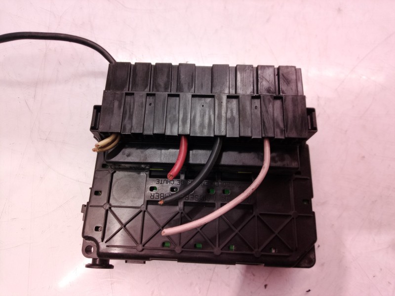 Recambio de caja reles / fusibles para peugeot 206 berlina xr referencia OEM IAM 9643498980 9643498980 9643498980