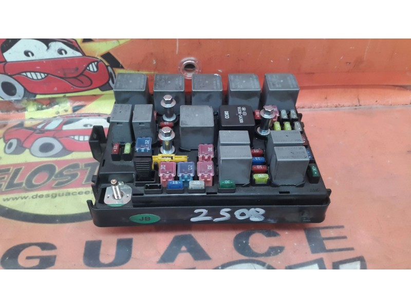 Recambio de caja reles / fusibles para kia carens 2.0 turbodiesel cat referencia OEM IAM 0K2KB PA66TD30 