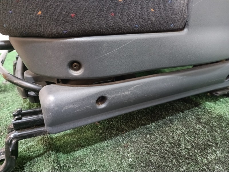 Recambio de asiento delantero derecho para hyundai trajet (fo) 2.0 gls referencia OEM IAM   