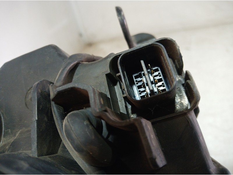 Recambio de faro izquierdo para kia carens 2.0 turbodiesel cat referencia OEM IAM   
