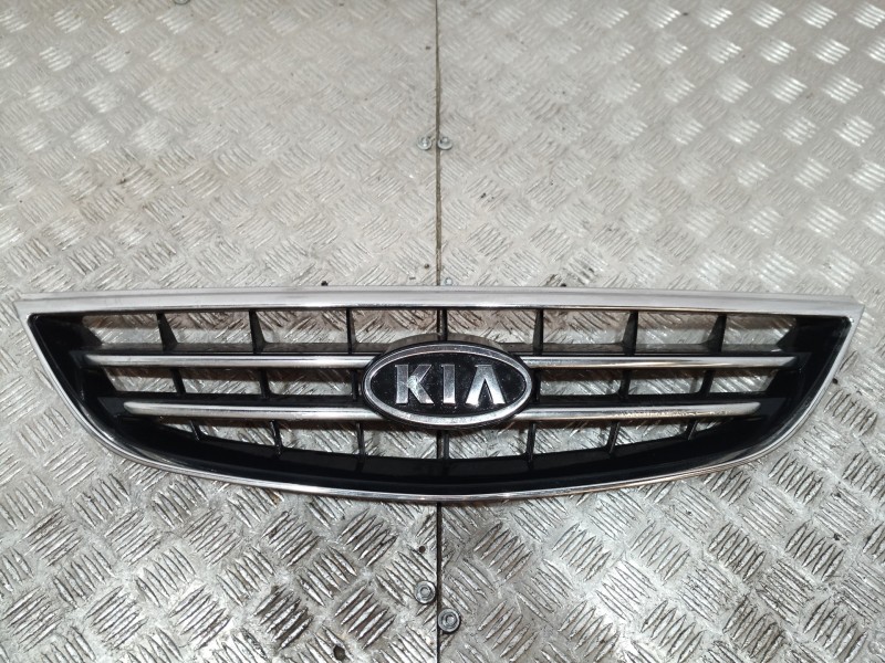 Recambio de rejilla delantera para kia carens 2.0 turbodiesel cat referencia OEM IAM   