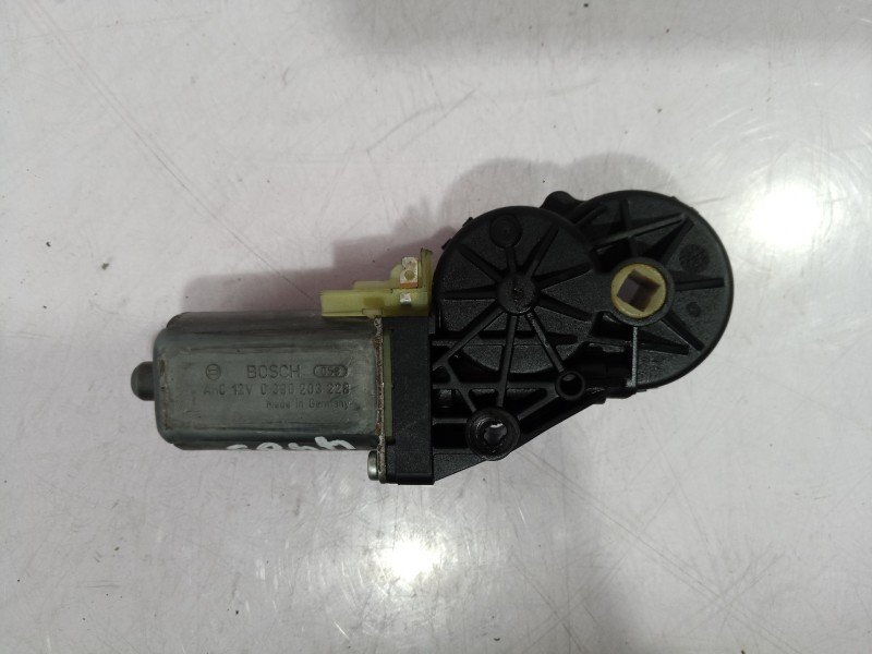 Recambio de motor techo electrico para peugeot 307 cc (s1) 1.6 referencia OEM IAM 0390203228 0390203228 0390203228