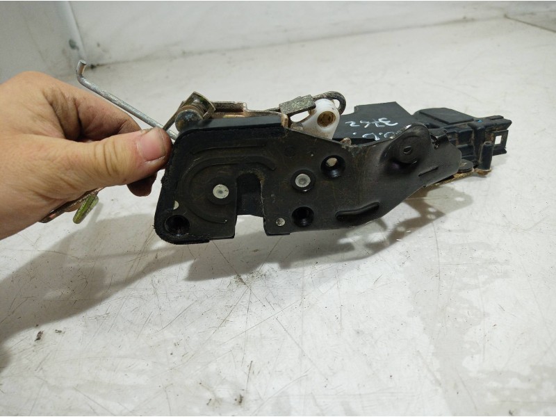 Recambio de cerradura puerta delantera derecha para hyundai accent (lc) gls referencia OEM IAM 95748 95748 95748