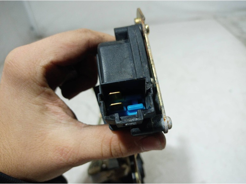 Recambio de cerradura puerta delantera derecha para hyundai accent (lc) gls referencia OEM IAM 95748 95748 95748