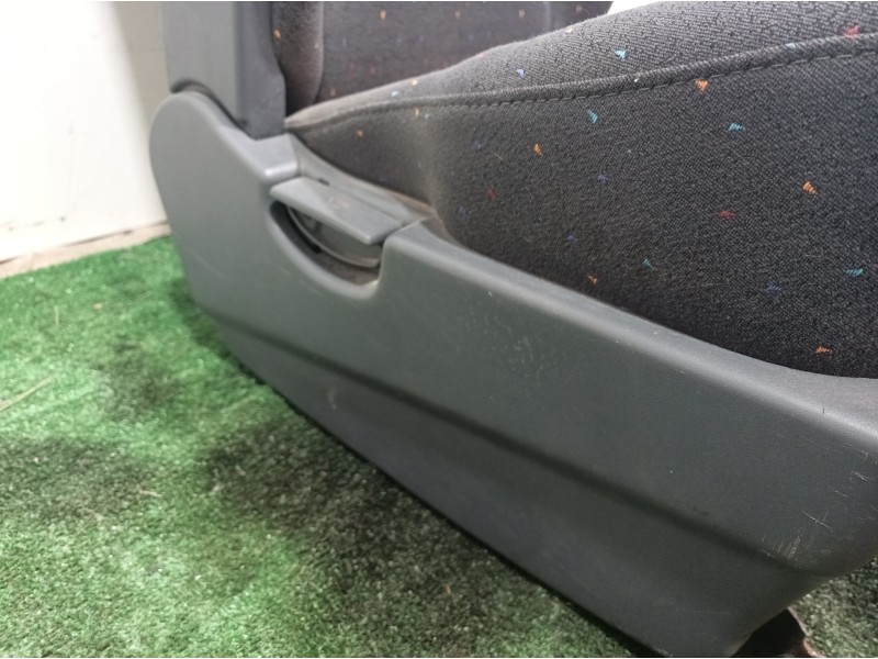 Recambio de asientos trasero derecho para hyundai trajet (fo) 2.0 gls referencia OEM IAM   