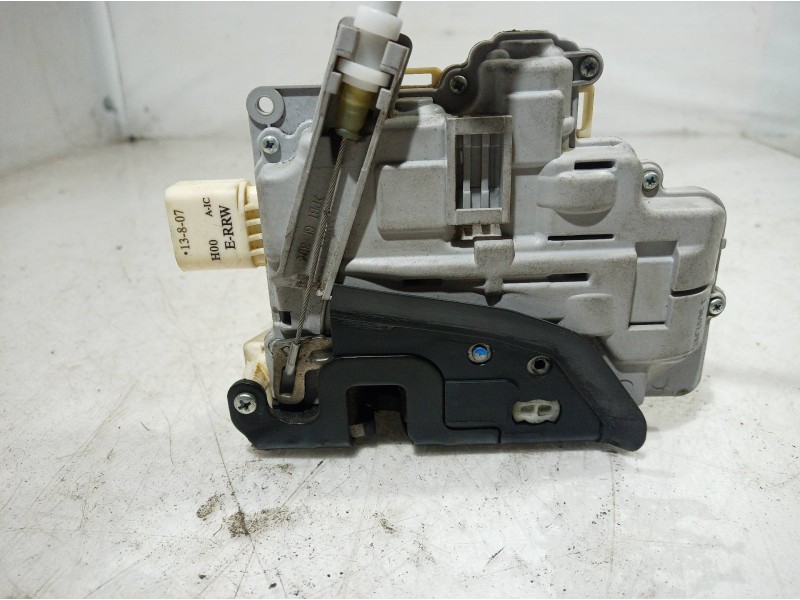 Recambio de cerradura puerta delantera derecha para audi a8 (4e2) referencia OEM IAM   