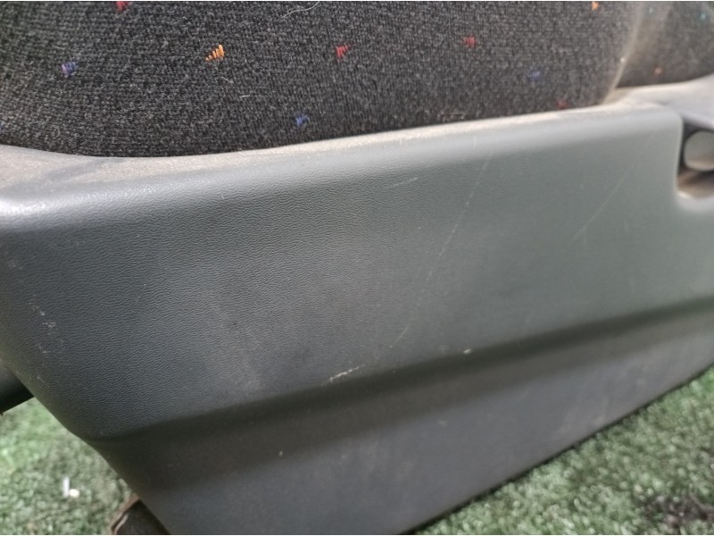 Recambio de asientos trasero izquierdo para hyundai trajet (fo) 2.0 gls referencia OEM IAM   