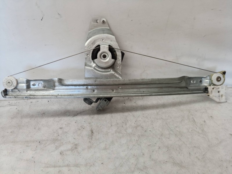 Recambio de elevalunas trasero izquierdo para citroën c4 grand picasso exclusive plus referencia OEM IAM  135090222 440787E