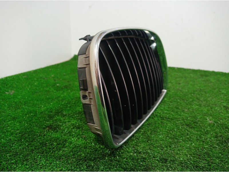 Recambio de rejilla delantera para bmw serie 1 berlina (e81/e87) 118d referencia OEM IAM   