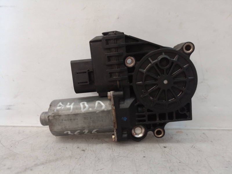Recambio de motor elevalunas delantero derecho para audi a4 berlina (b5) referencia OEM IAM    Recambio de motor elevalunas delantero derecho para audi a4 berlina (b5) referencia OEM IAM