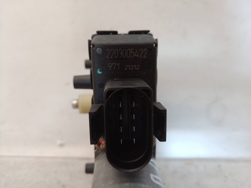Recambio de motor elevalunas delantero derecho para audi a4 berlina (b5) referencia OEM IAM    Recambio de motor elevalunas delantero derecho para audi a4 berlina (b5) referencia OEM IAM