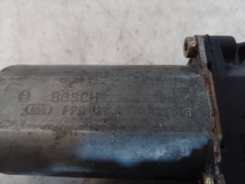 Recambio de motor elevalunas delantero derecho para audi a4 berlina (b5) referencia OEM IAM    Recambio de motor elevalunas delantero derecho para audi a4 berlina (b5) referencia OEM IAM