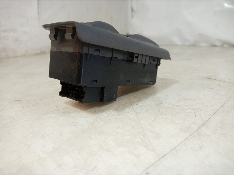 Recambio de mando elevalunas delantero izquierdo para daewoo lanos referencia OEM IAM 96246565 96246565 96246565