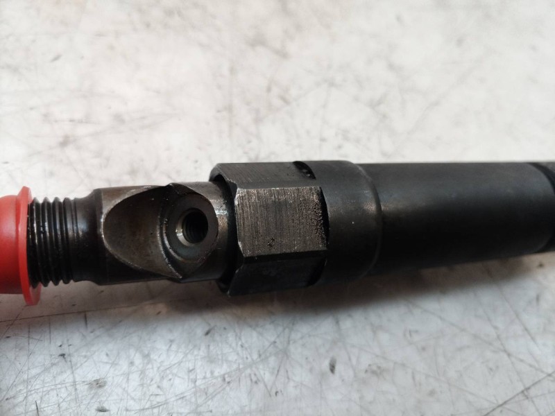 Recambio de inyector para ford mondeo berlina (ge) ambiente referencia OEM IAM 0432133801 0432133801 0432133801