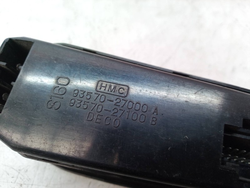 Recambio de mando elevalunas delantero izquierdo para hyundai coupe (j2) referencia OEM IAM 9357027000 9357027000 9357027000