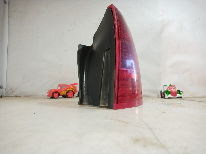 Recambio de piloto trasero derecho para citroën c5 berlina attraction referencia OEM IAM 6351V3 89034070X31 89034070X31