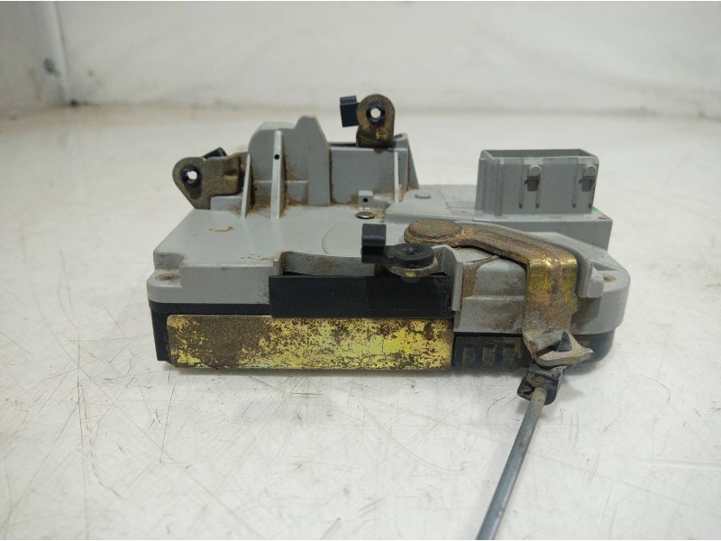 Recambio de cerradura puerta delantera izquierda para peugeot 406 berlina (s1/s2) stdt referencia OEM IAM   