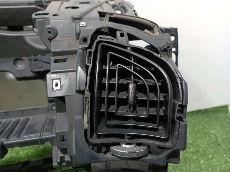 Recambio de salpicadero para mahindra xuv 500 xuv 500 fwd w6 referencia OEM IAM 1801BAA10911N 0112AAW00750N 0112AAW06730N