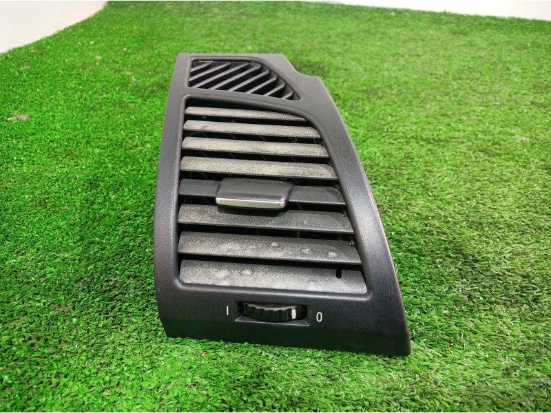 Recambio de rejilla aireadora para bmw serie 1 berlina (e81/e87) 118d referencia OEM IAM 705918812 705918812 705918812