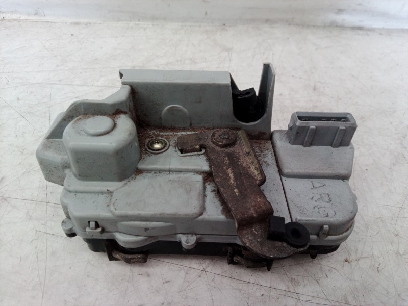 Recambio de cerradura puerta trasera izquierda para peugeot 406 berlina (s1/s2) stdt referencia OEM IAM   